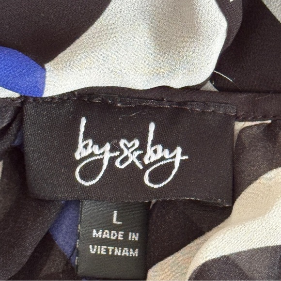 By & By Chevron Print Sheer Blouse with Cami, Size Large - Picture 9 of 10